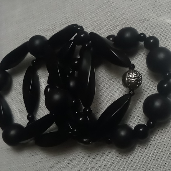 4 black on black expandable bracelets - Picture 4 of 8